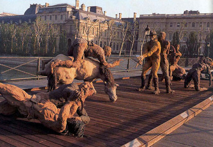 Exposition des sculptures de Ousmane Sow sur le Pont des Arts à Paris en 1999.  JPEG - 87 ko